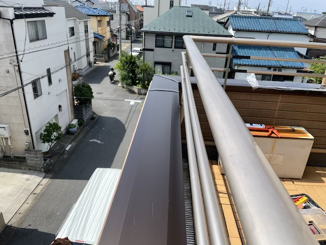 草加市　バルコニー笠木交換工事
